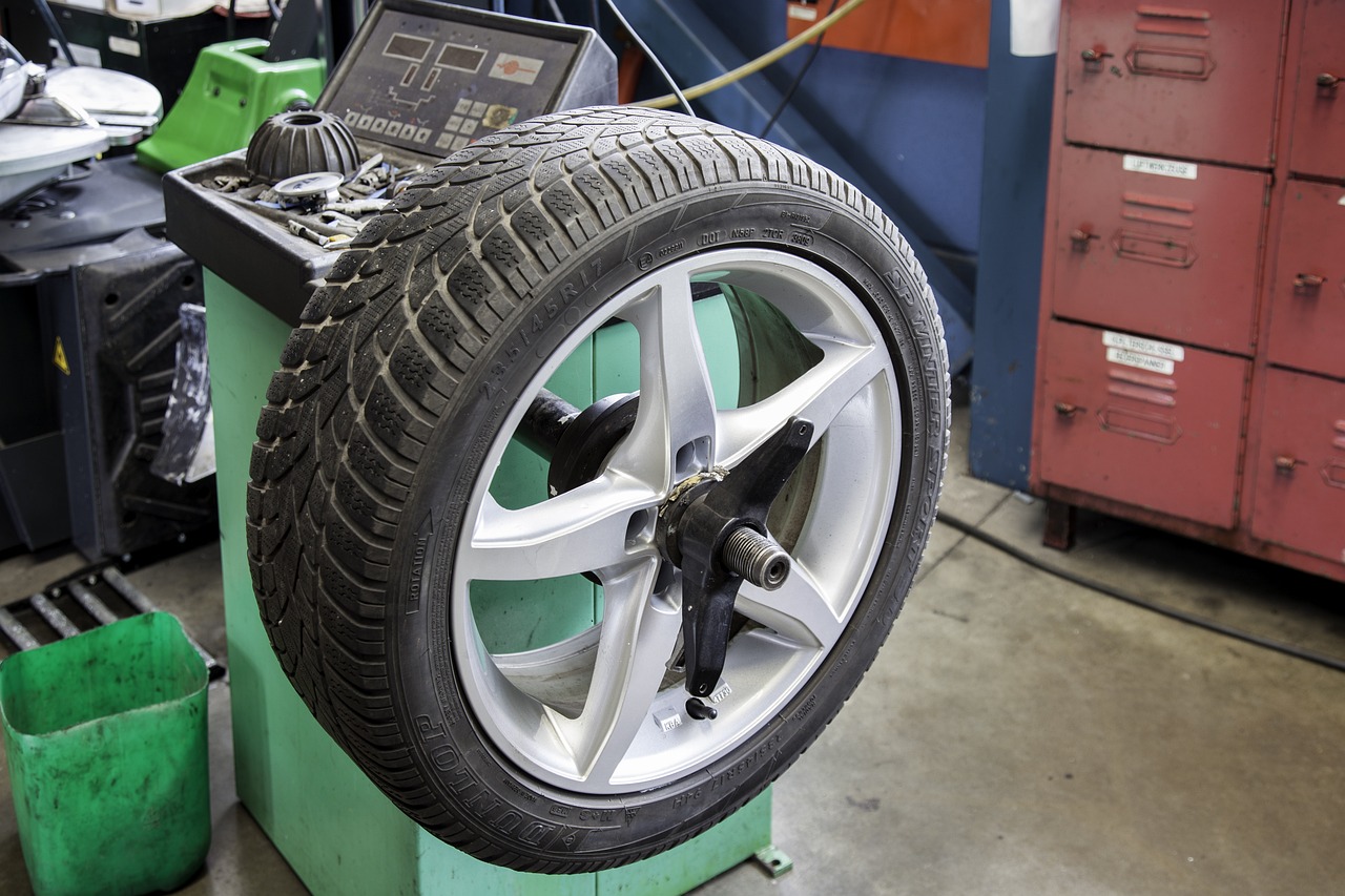 Premýšľate či je výhodnejšie mať rezervu alebo sadu na opravu pneumatík? Tu je odpoveď!
